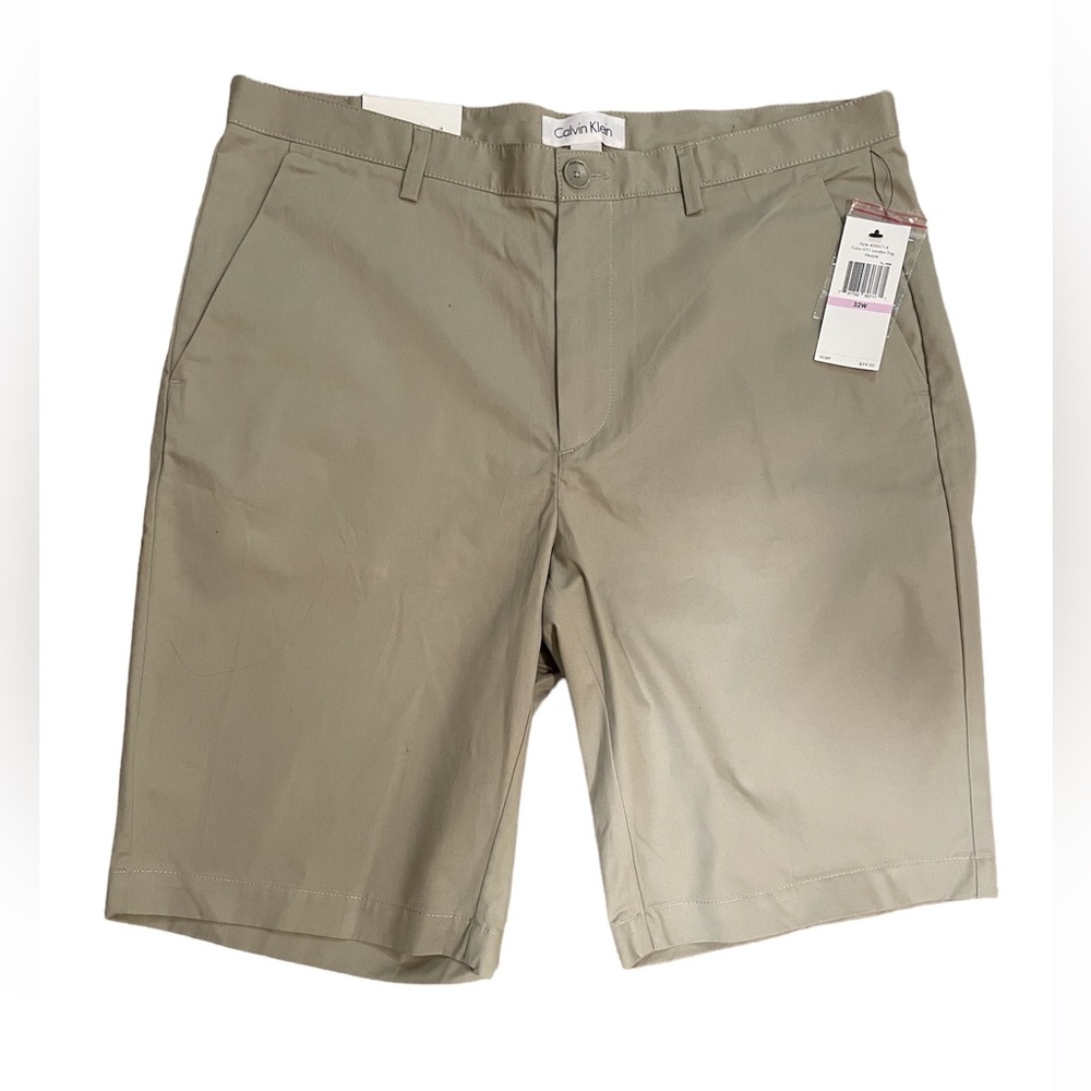 Men’s Calvin Klein khaki shorts - Size 32